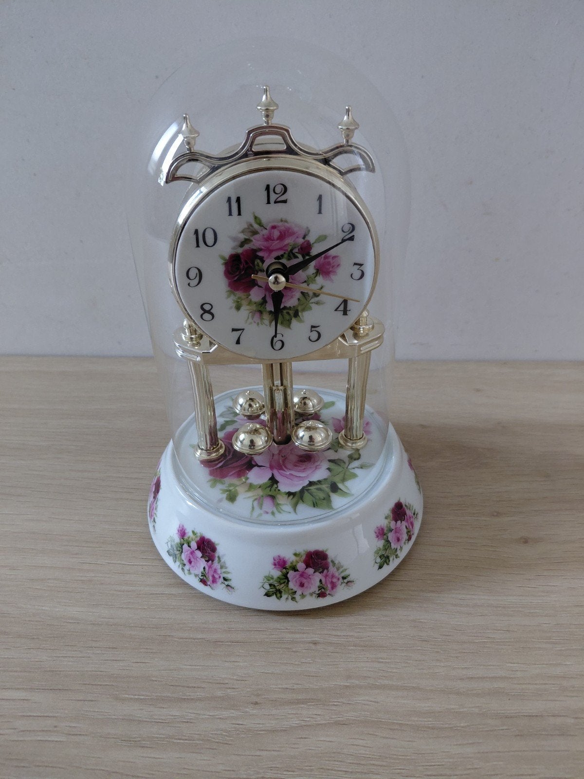 horloge d'anniversaire en porcelaine, Antiquités & Art, Enlèvement ou Envoi