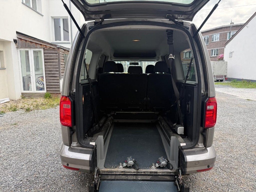 Volkswagen Caddy 2018 automatique – Aménagement PMR, 1395 cm³, Argent ou Gris, Achat, Entreprise