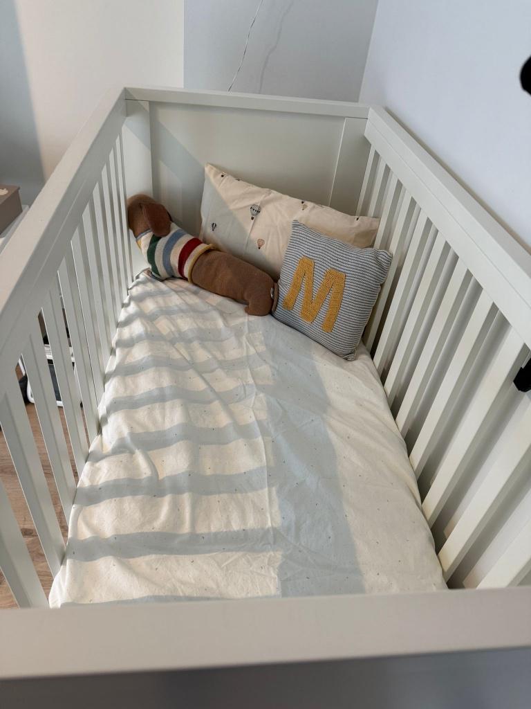 Baby bed / ledikant, Enlèvement, Comme neuf, Lit