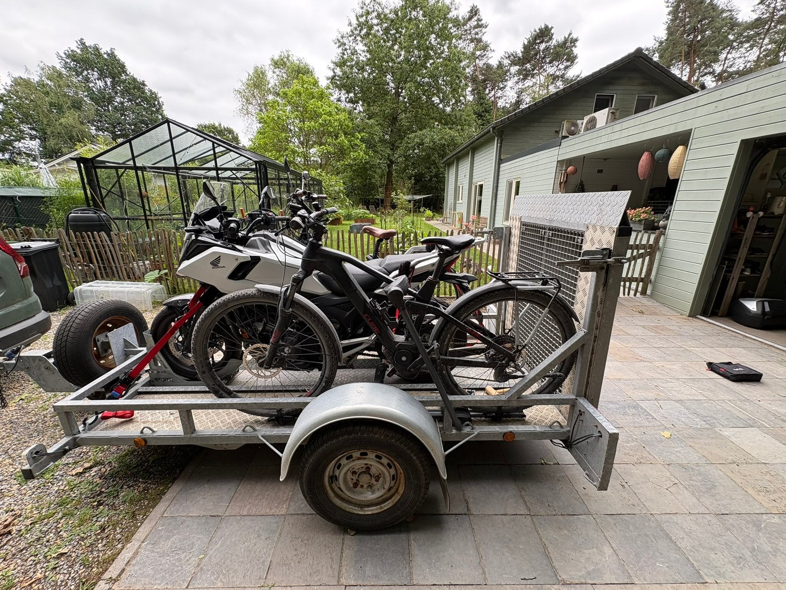 Remorque pour moto et deux vélos, Autos : Divers, Remorques, Enlèvement, Utilisé