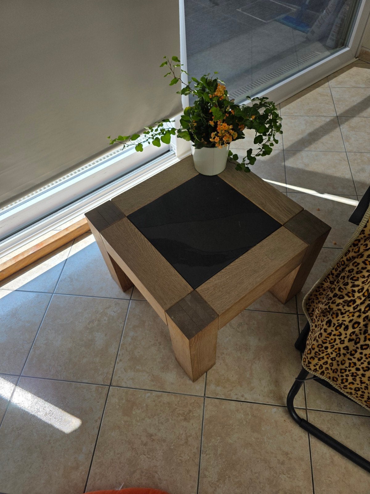 tafel stoelen dressoir kast en hogere kast en 2 salon tafell, Antiek en Kunst, Ophalen