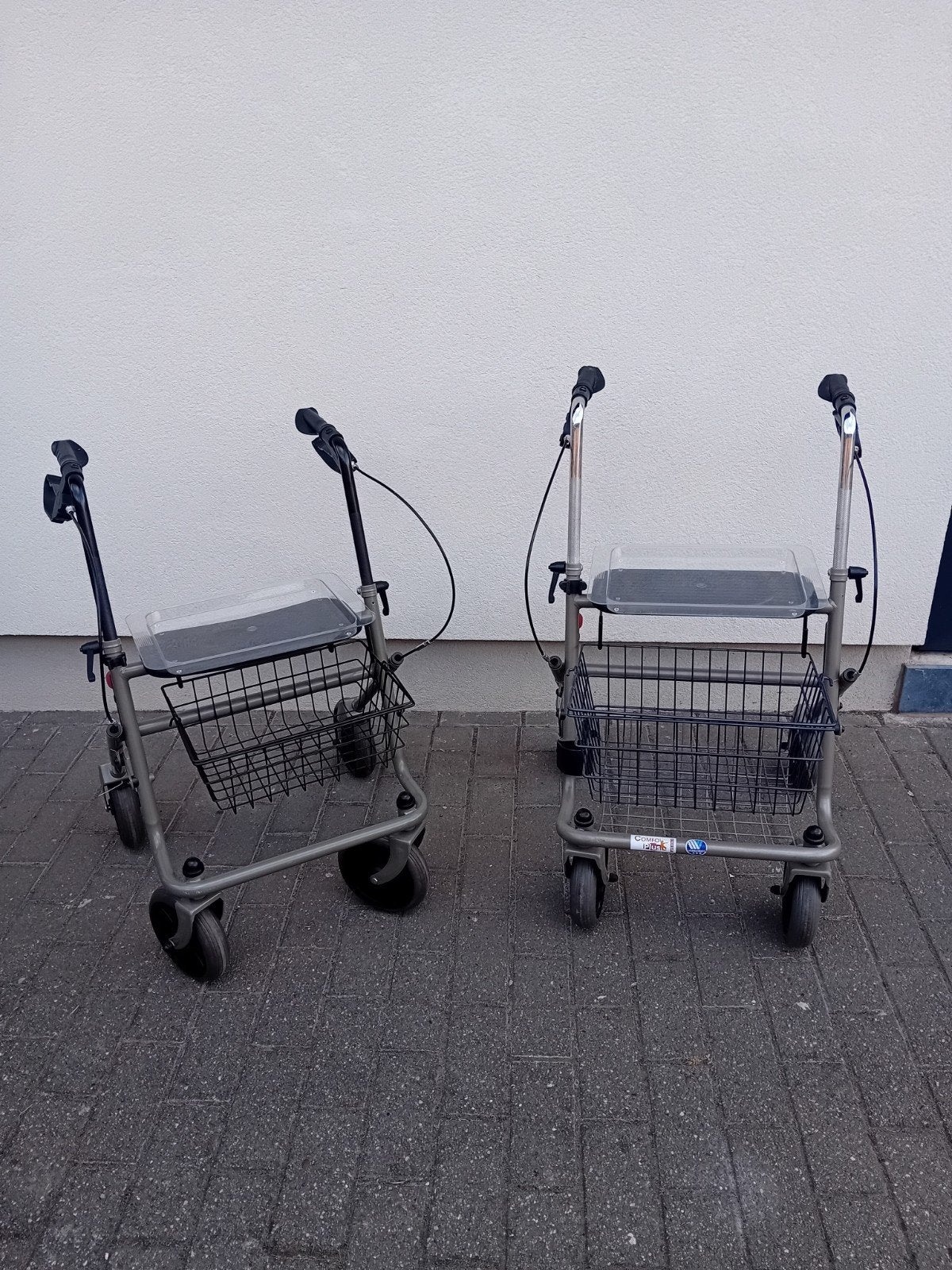 Deux rollatot 4 roues en parfait etat avec paniers et platea, Divers, Enlèvement