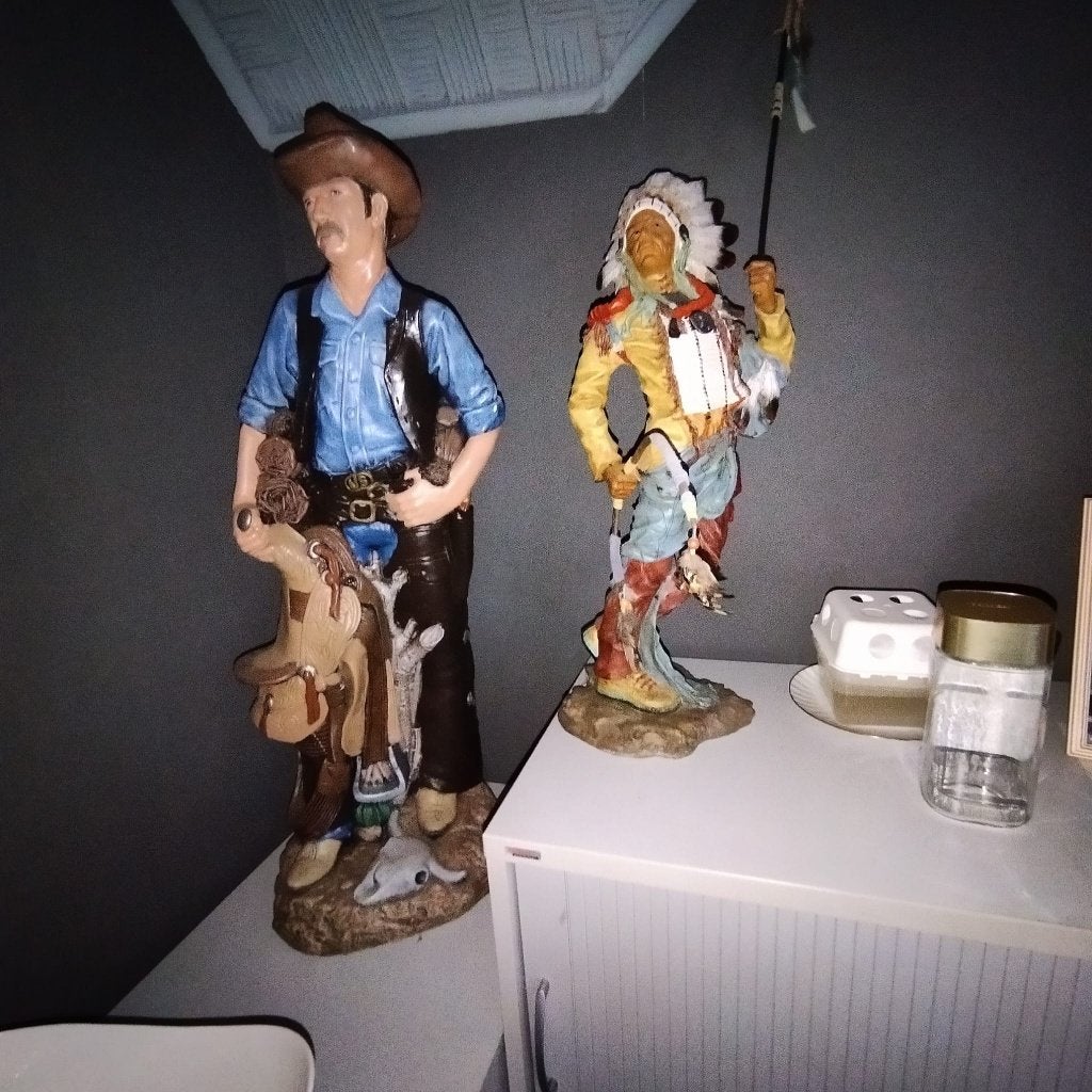 beelden indiaan en cowboy, Collections, Statues & Figurines, Enlèvement