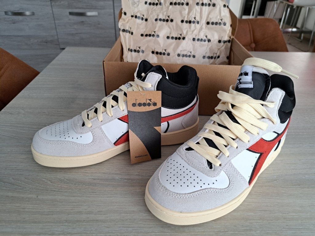 DIADORA Magic Basket demi cut suede leather(NIEUW), Neuf, Autres couleurs, Enlèvement, Chaussures de sport