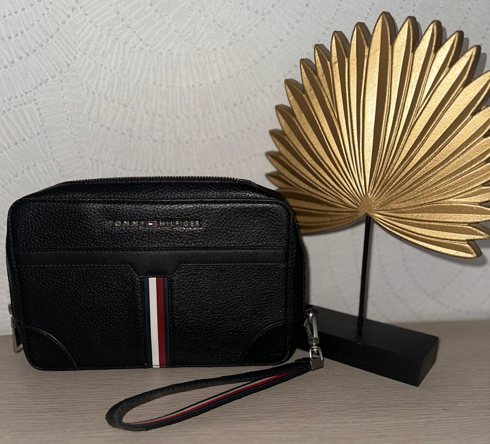 Pochette Tommy Hilfiger, Envoi, Comme neuf