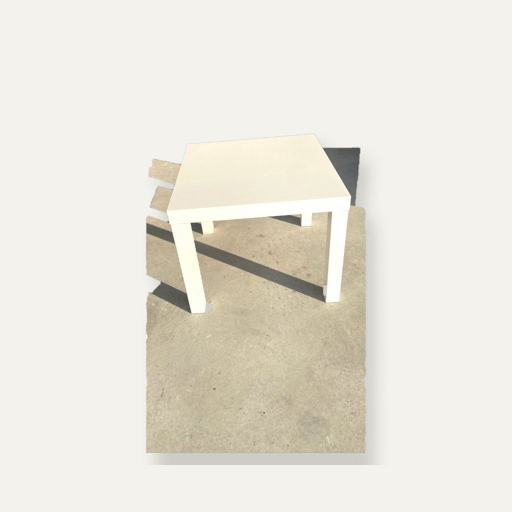 Lot de 8 petites tables blanches 55x55 cm, Articles professionnels, Aménagement de Bureau & Magasin | Mobilier de bureau & Aménagement