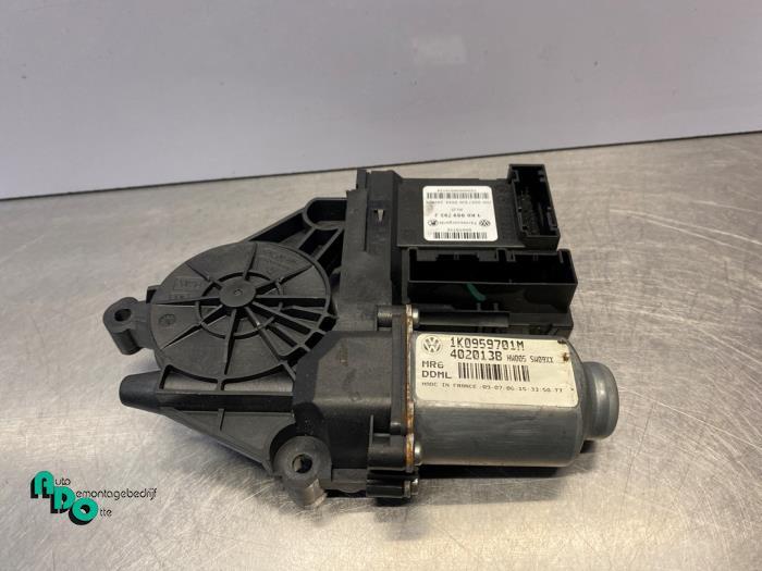 Moteur de vitre portière d'un Volkswagen Golf (Golf 04-), Volkswagen, -, 3 mois de garantie, Utilisé