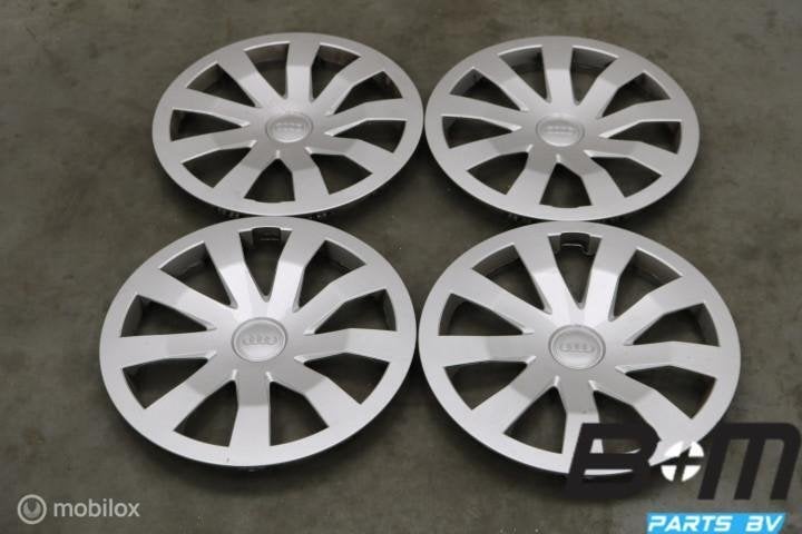 Originele 15 inch wieldoppen Audi A1 GB 82A601147, Auto-onderdelen, Banden en Velgen, Gebruikt, Band(en)