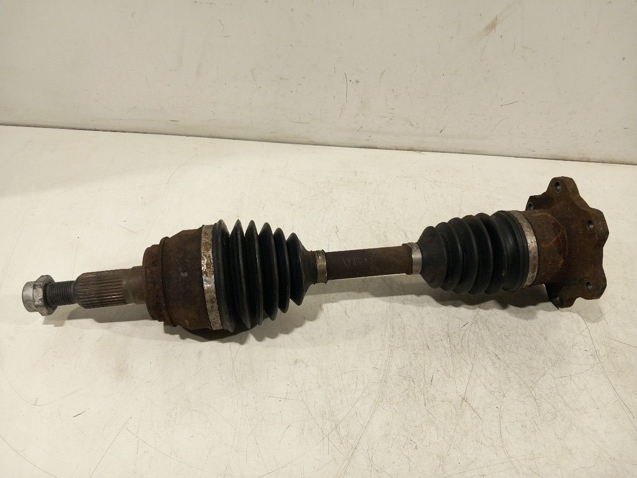 Aandrijfas links voor Chevrolet Avalanche, Onderdelen@venauto.nl, Van der Ven Autorecycling B.V., Ettenseweg 76, 4706 PB Roosendaal, The Netherlands