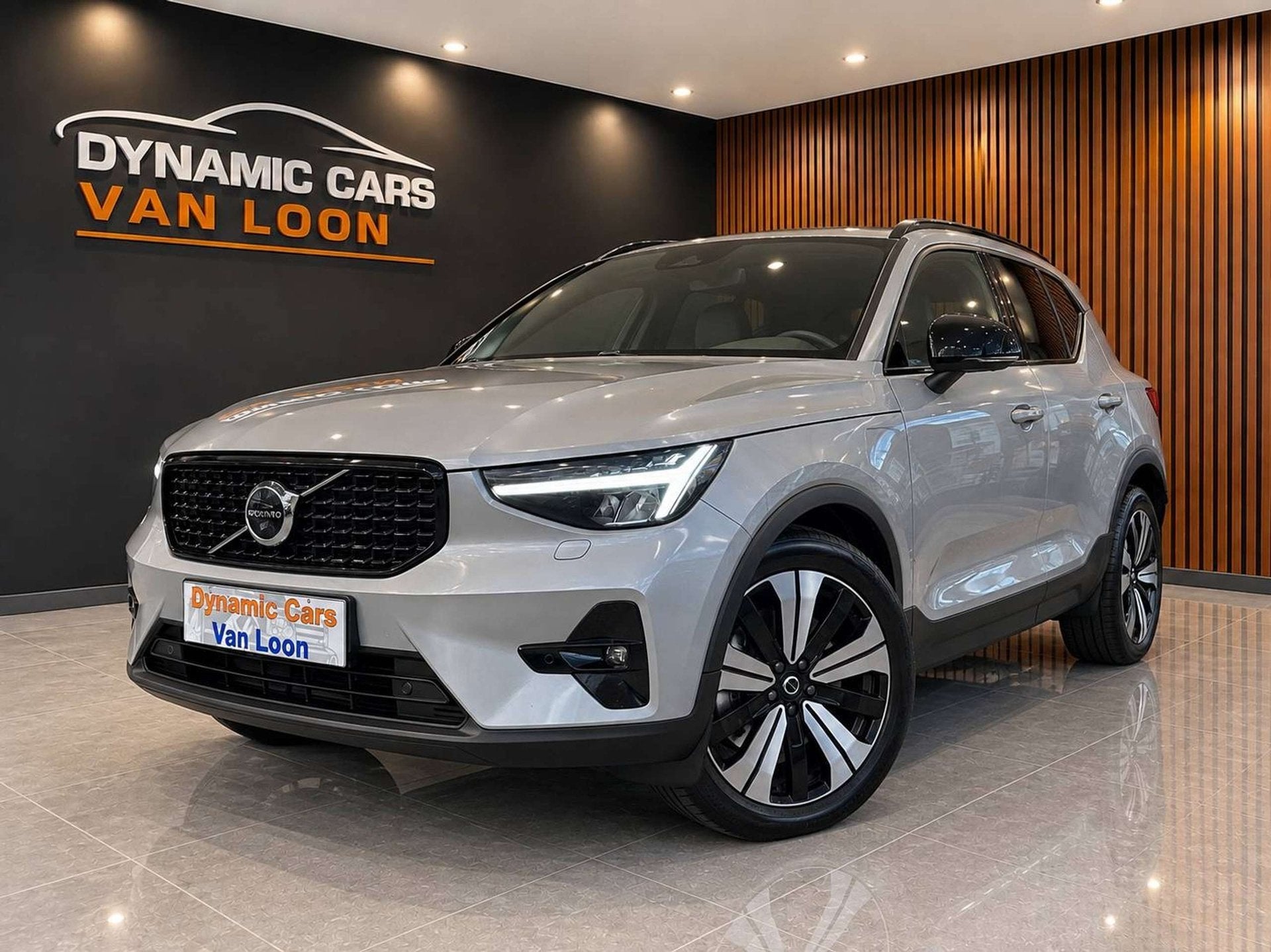 Volvo XC40 1.5 180Pk T5 Recharge Plug-in Hybrid Cruise CarPl, Auto's, Automaat, Dealer onderhouden, https://public.car-pass.be/vhr/ecc60f99-6790-485b-a245-86294449bddf