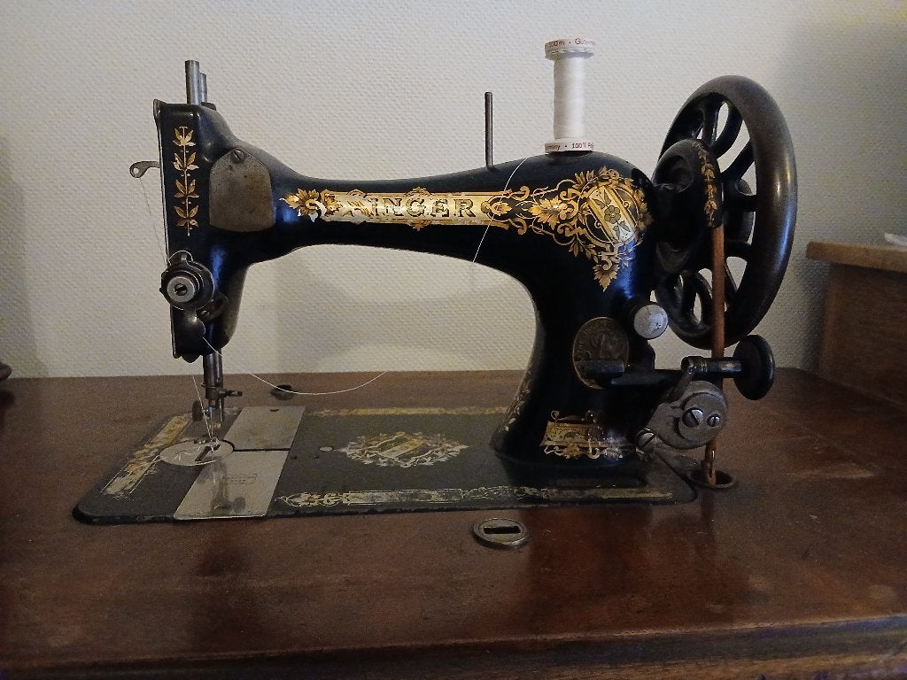 machine à coudre Singer ancienne, beau décor, Enlèvement, Utilisé