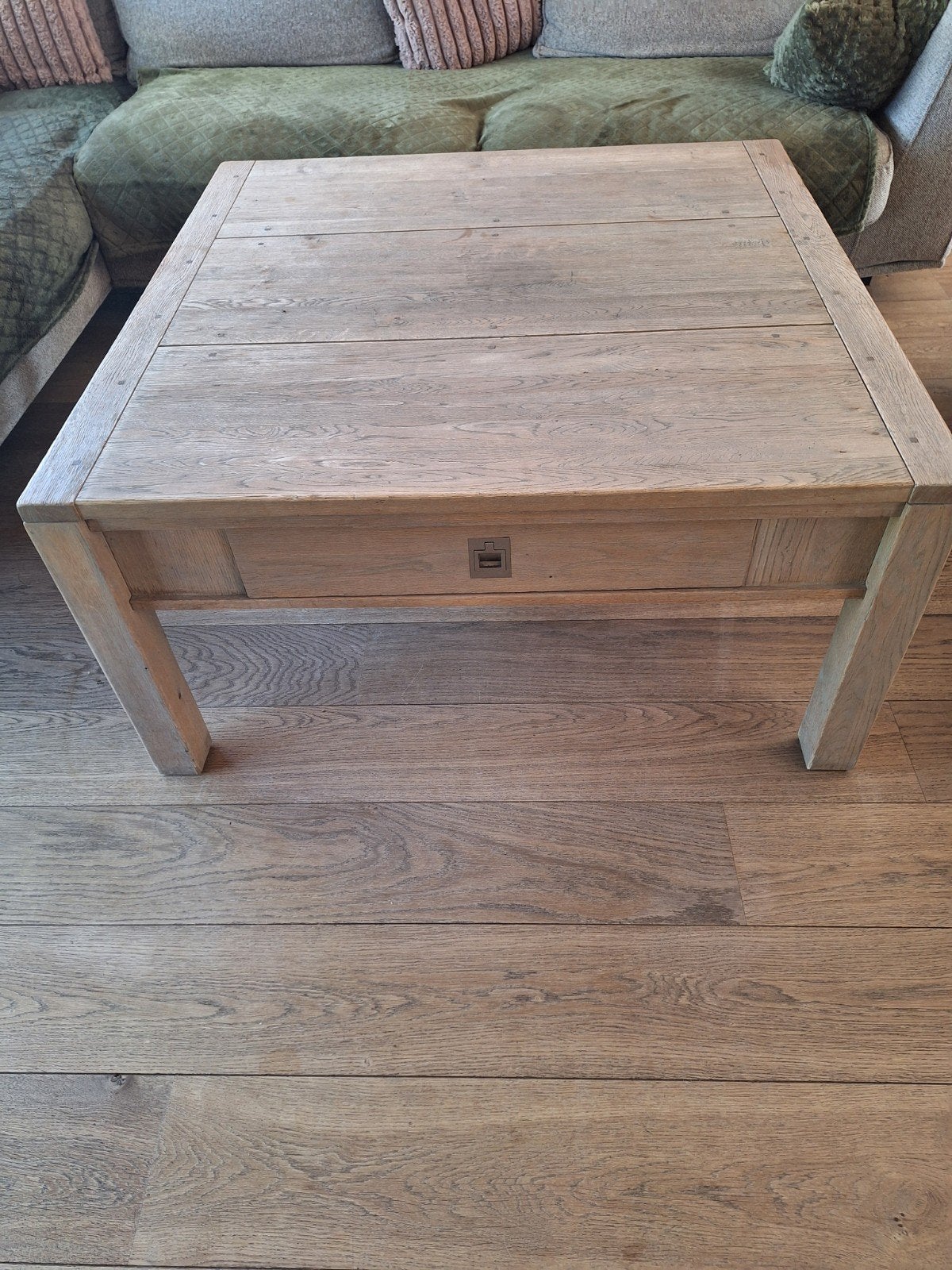 Houten salontafel, Ophalen