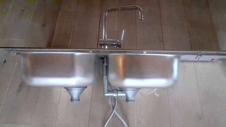 Evier inox + robinetterie, Enlèvement, Comme neuf, 25 à 50 cm, 100 à 150 cm