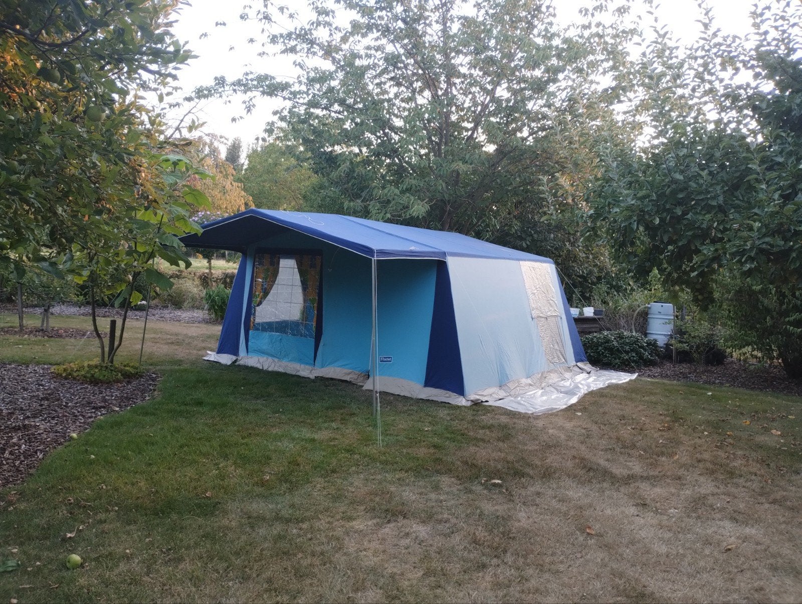 Tent jaren '70 - 6 pers., Caravans en Kamperen, Tenten, Ophalen, Gebruikt, Tot en met 6