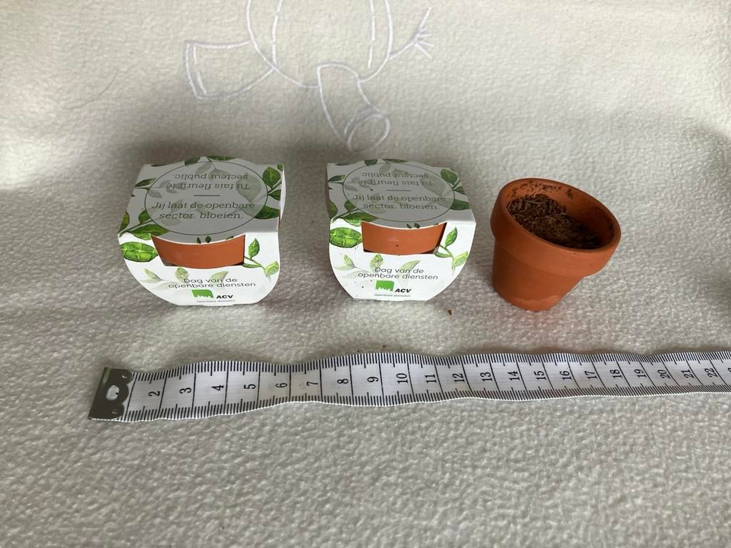 Mini pots de fleurs - terre cotta - cadeau d' CSC - 3 pièces, Neuf, Enlèvement ou Envoi, Moins de 25 cm, Rond