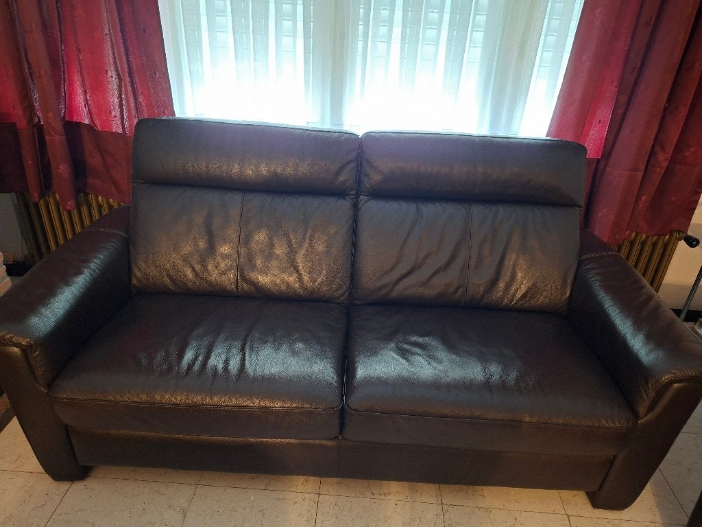 Lederen zetel (2,5-zit en 2 fauteuils - één elektrisch), Ophalen, Zo goed als nieuw, Leer, Leder, donkerbruin, klassiek maar toch modern