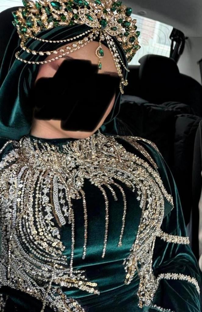 Bindalli/Kinalik Hennajurk Yesil Emerald Groen met Kroon, Kleding | Dames, Ophalen, Zo goed als nieuw, Groen, Trouwjurk