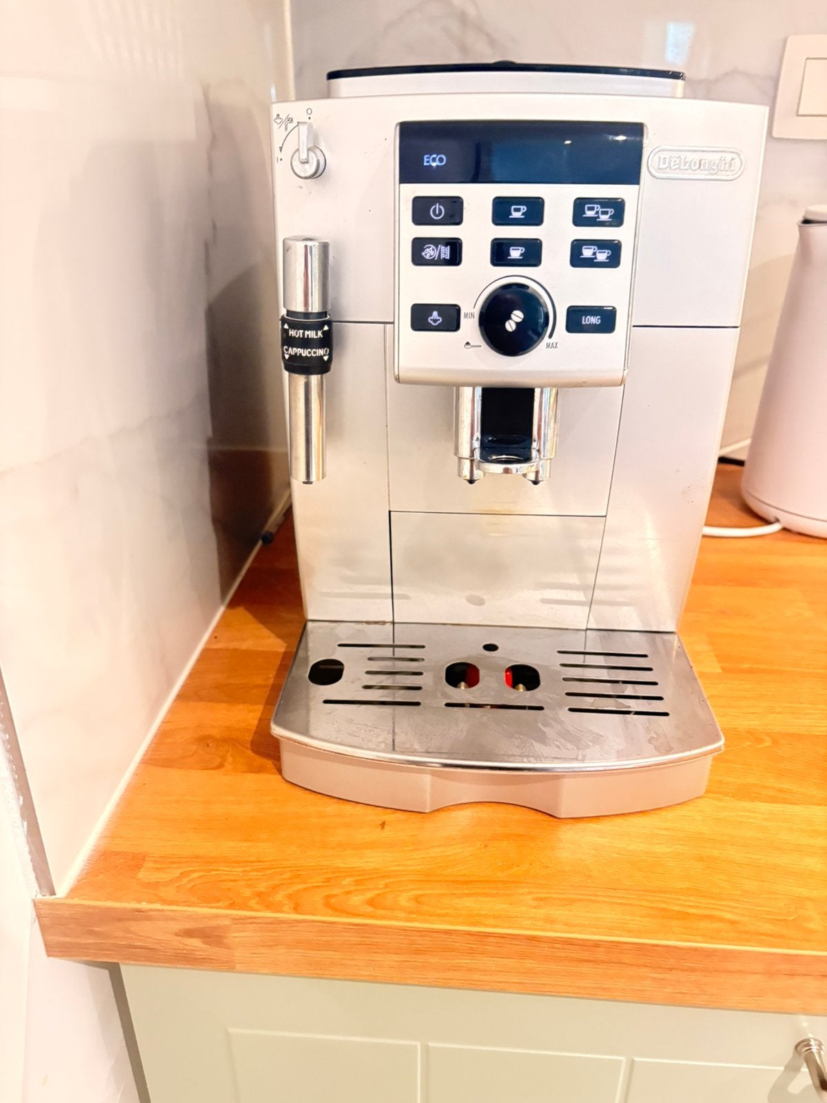 Deloghi volautomatische koffiemachine Bonnen, Elektronische apparatuur, Koffiezetapparaten, Ophalen, Zo goed als nieuw, Koffiemachine