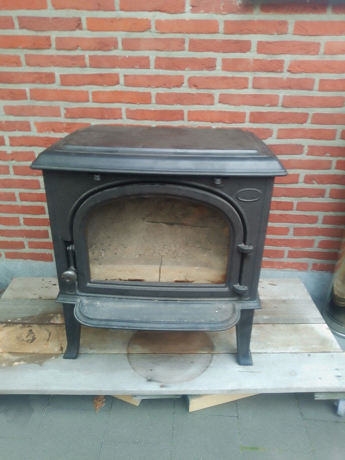 Houtkachel  gietijzer dubbelwandig buizen, Houtkachel, Ophalen of Verzenden, Zo goed als nieuw, Vrijstaand