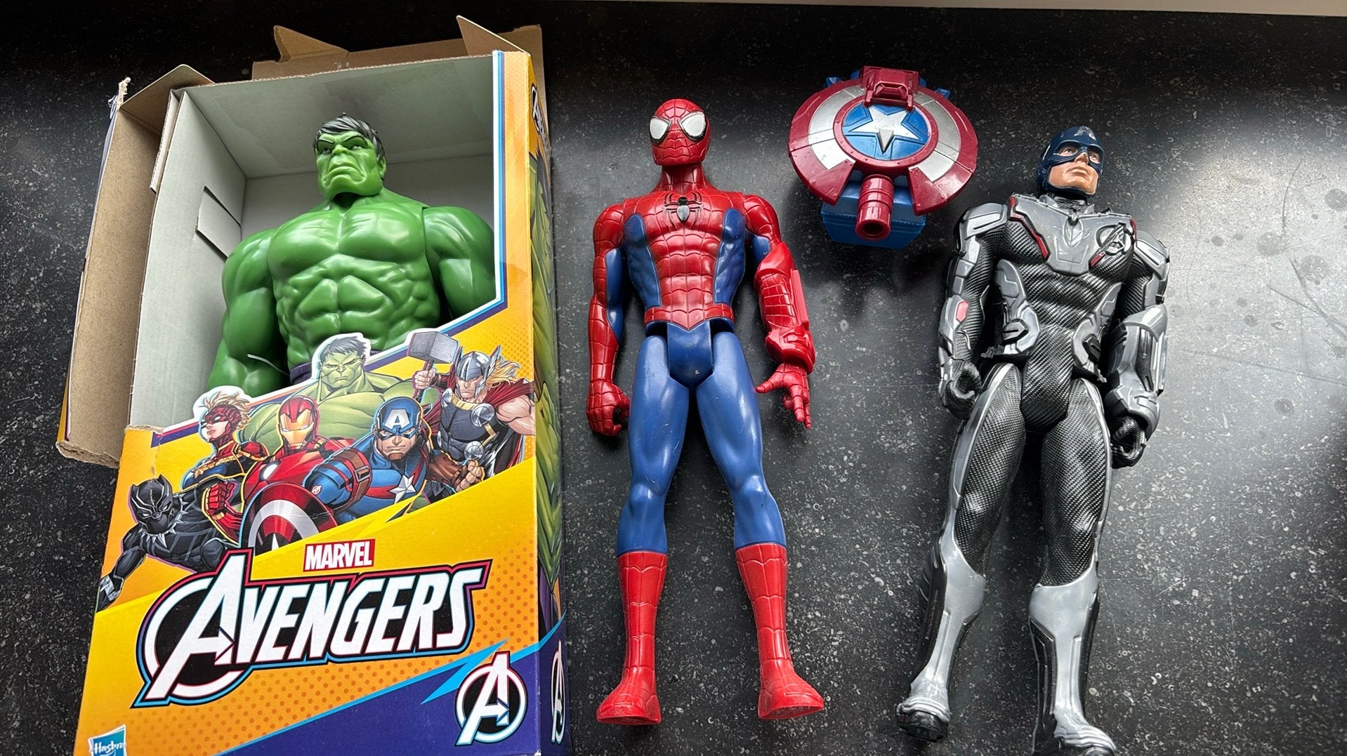 Actiefiguren spiderman/Hulk/Avenger, Enfants & Bébés, Jouets | Figurines, Enlèvement, Comme neuf