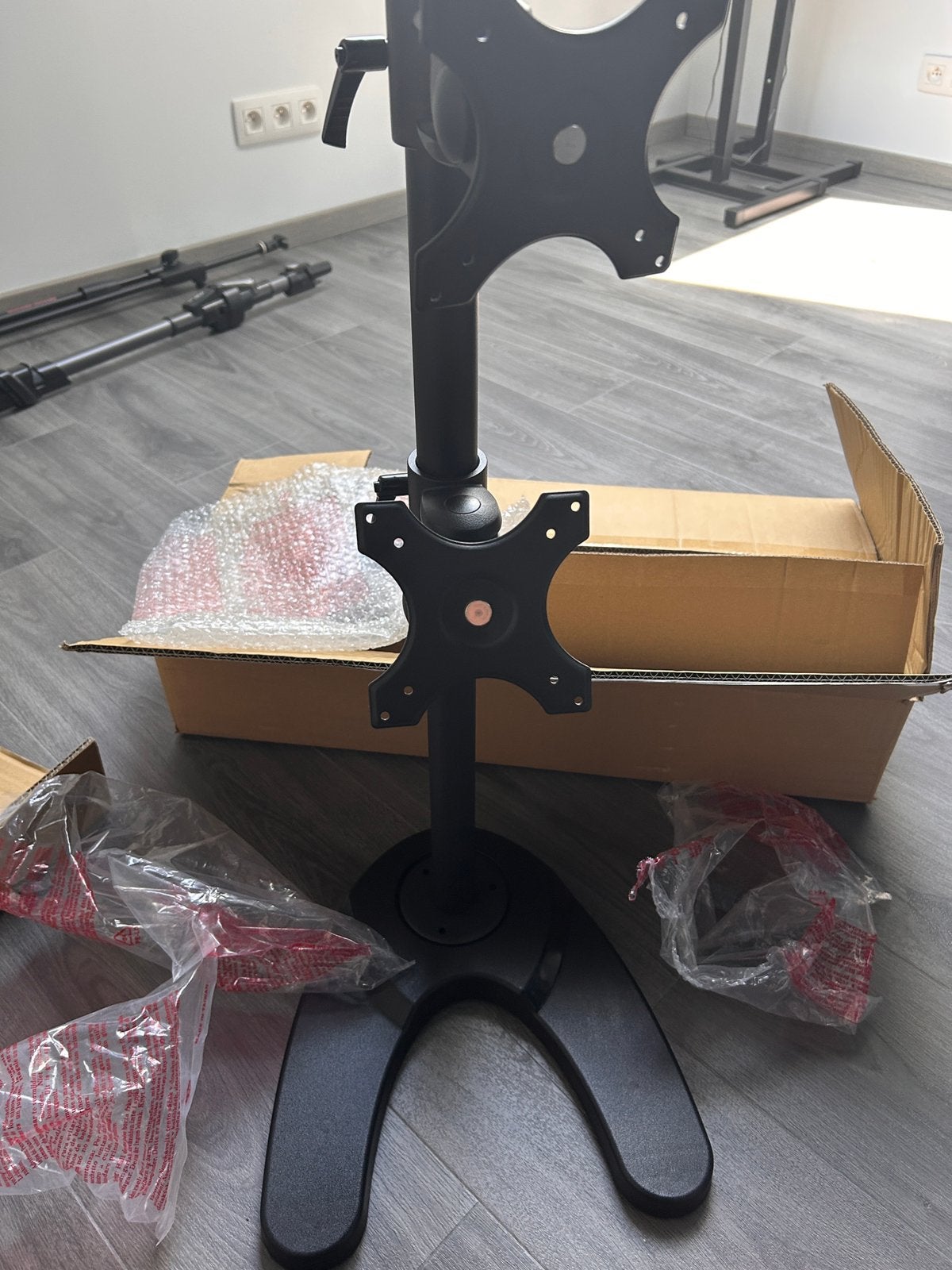 Dubble monitor stand voor 2 beeldschermen., Computers en Software, Monitoren, Ophalen
