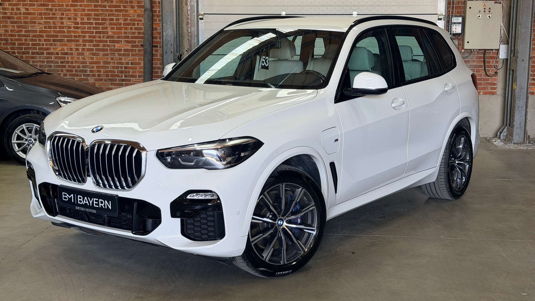 BMW X5 PHEV 3.0A xDrive45e M-Pakket Garantie EURO6d Plug, Wit, Leder, Bedrijf, 5 zetels