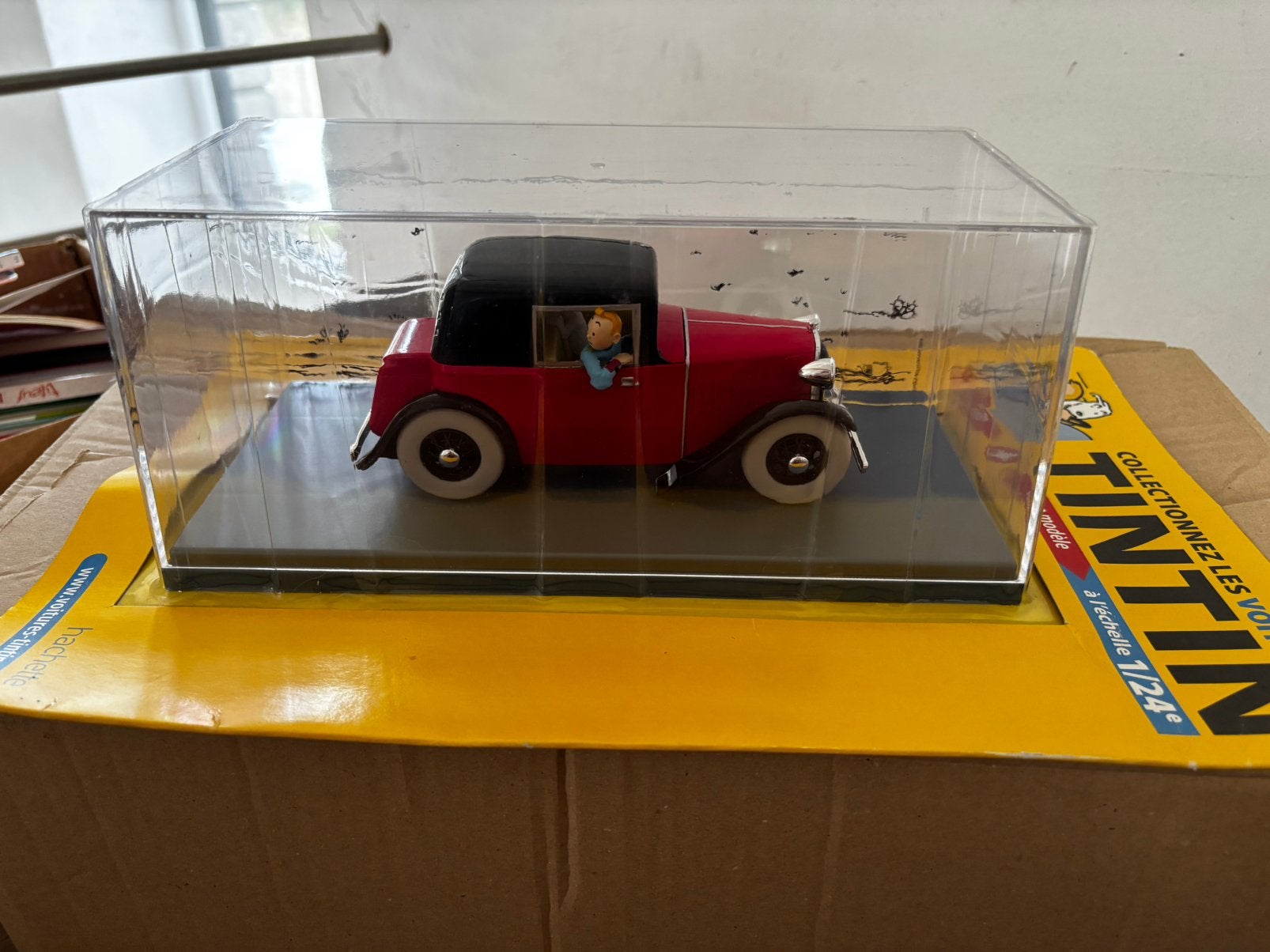 Voiture Tintin échelle 1:24e - n16 La Rosengart de l’évasion, Ophalen, Nieuw, Auto