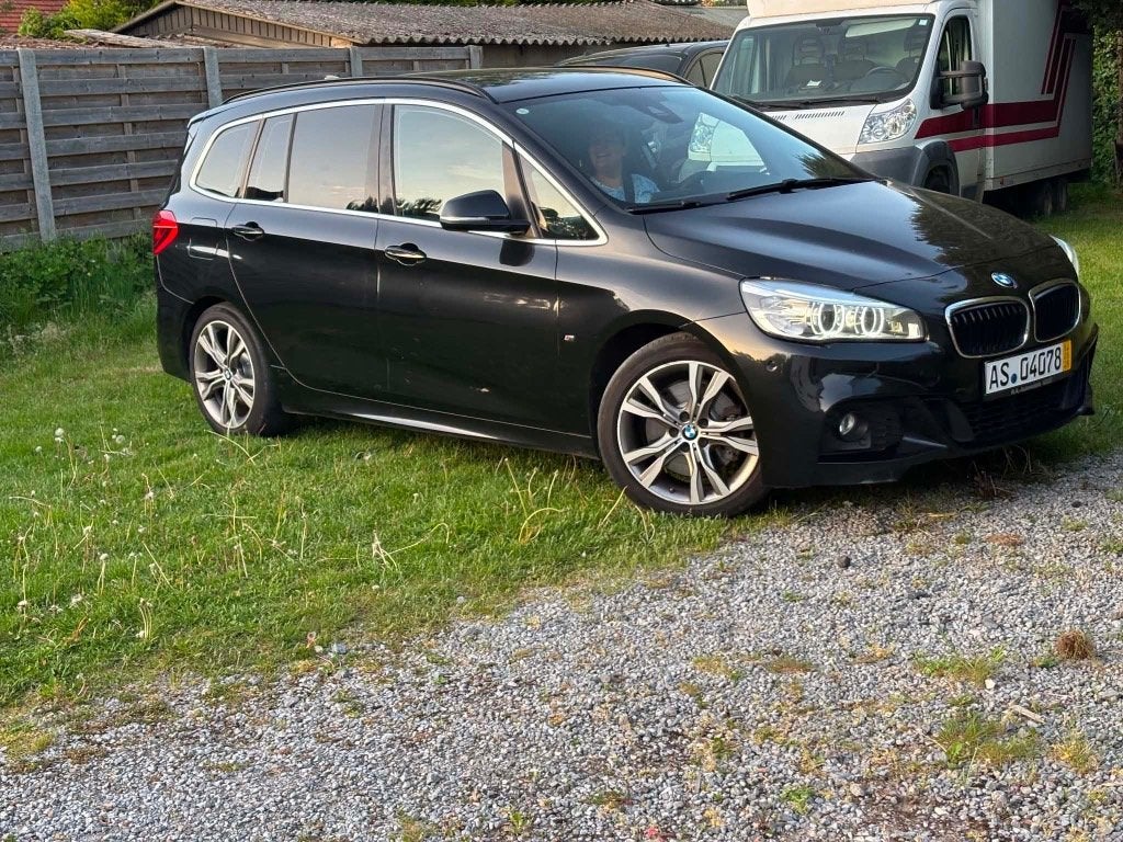 BMW 220d Mpaket, Autos, BMW, Cuir, Euro 6, 7 places, Noir