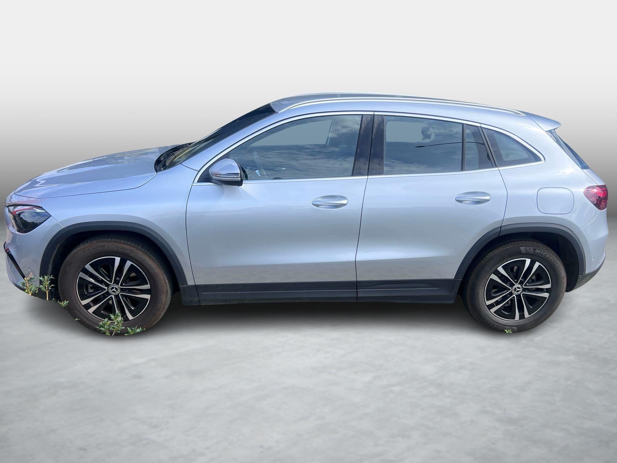 Mercedes-Benz GLA GLA 180 Business Line (automatique), Autos, 100 kW, Argent ou Gris, Achat, Entreprise