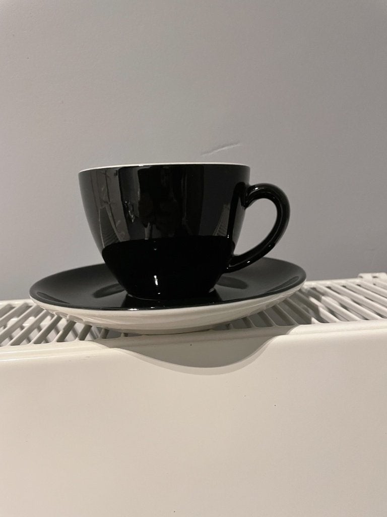 Nieuwe zwarte tassen + ondertassen pro mundi, Ophalen, Nieuw, Bord(en)