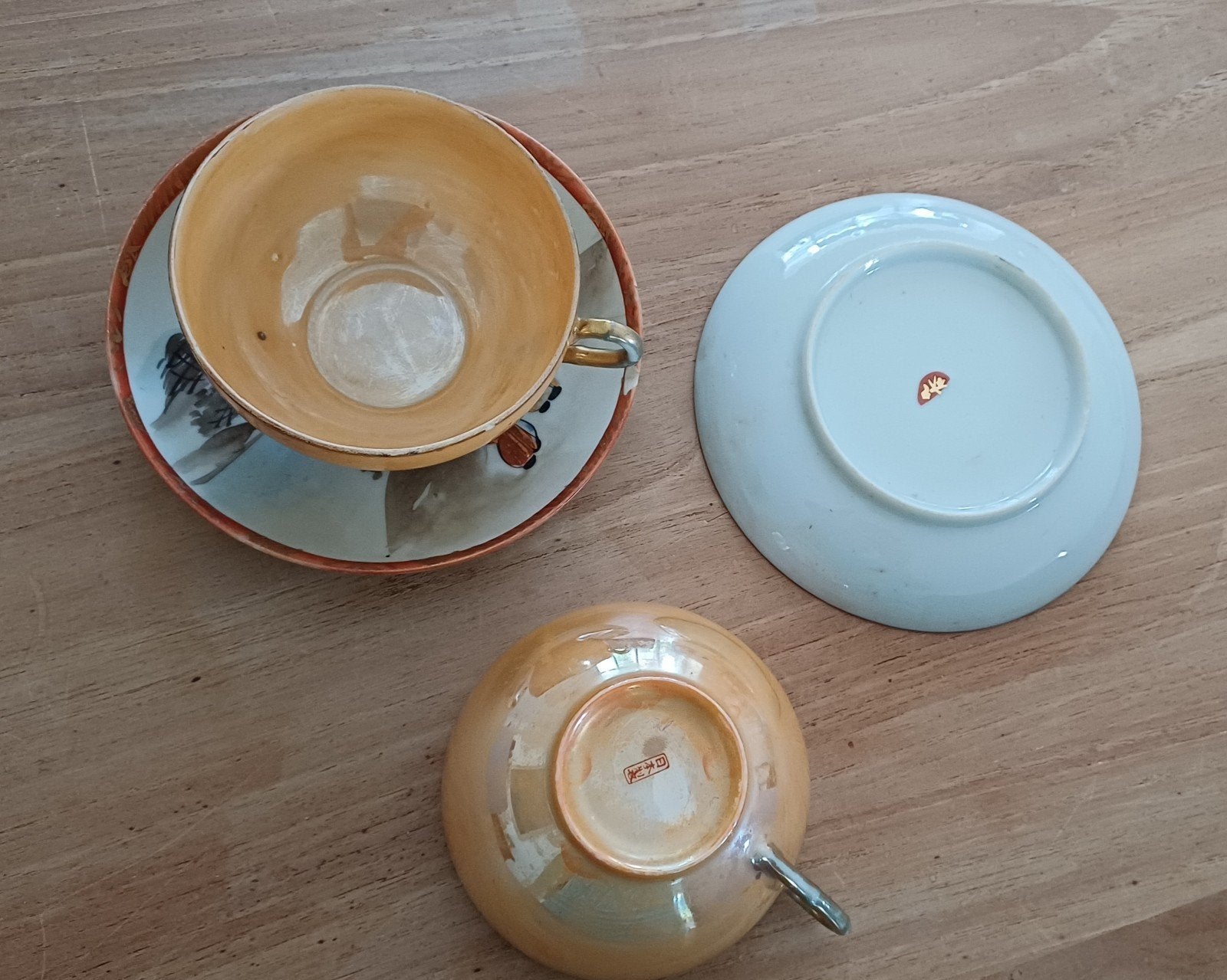 Porcelaine nacrée japonaise.  2 tasses et sous-tasses., Antiquités & Art, Enlèvement