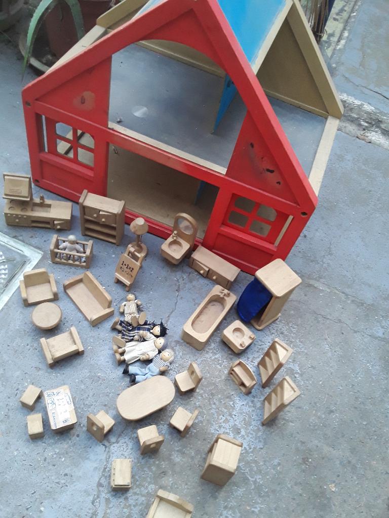 Maison de "poupées" avec meubles en bois, Ophalen, Gebruikt, Poppenhuis