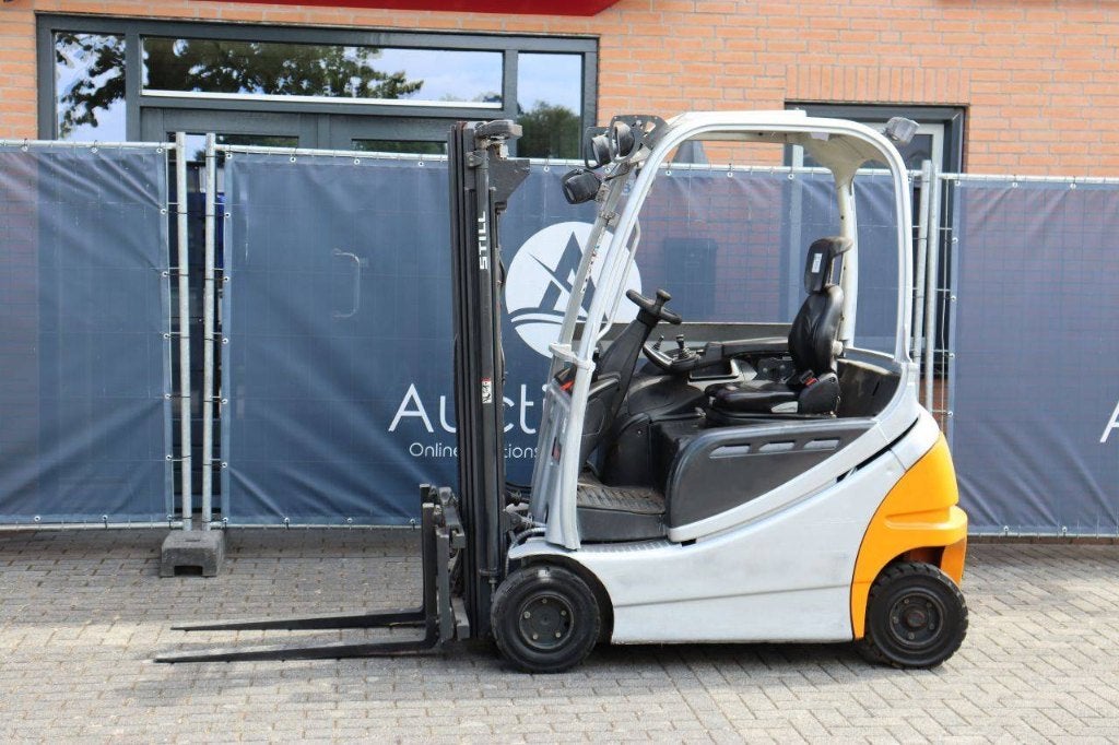 Veiling: Heftrucks en Stapelaars, Ophalen, Diesel