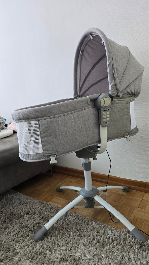 Lit bébé évolutif multifonction comme nouveau 
Avec USB MP3, Enlèvement, Comme neuf