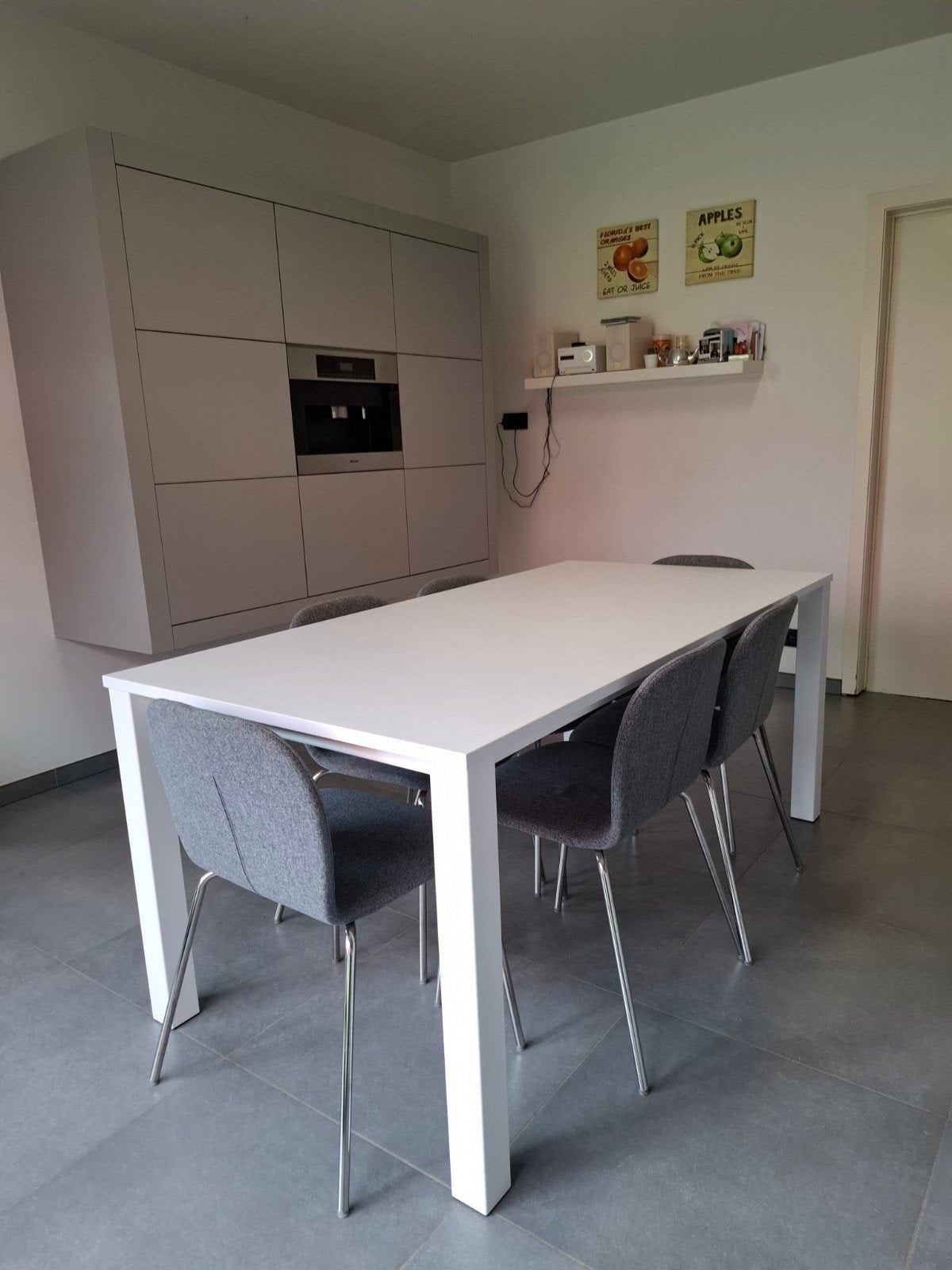 Witte keukentafel met zes stoelen, Huis en Inrichting, Ophalen