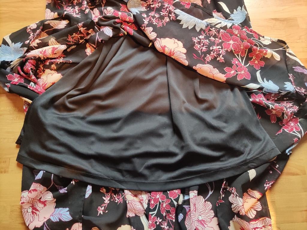 Jurk 'only' maat : medium : zo goed als nieuw, Maat 38/40 (M), Ophalen of Verzenden, Zo goed als nieuw, Onder de knie