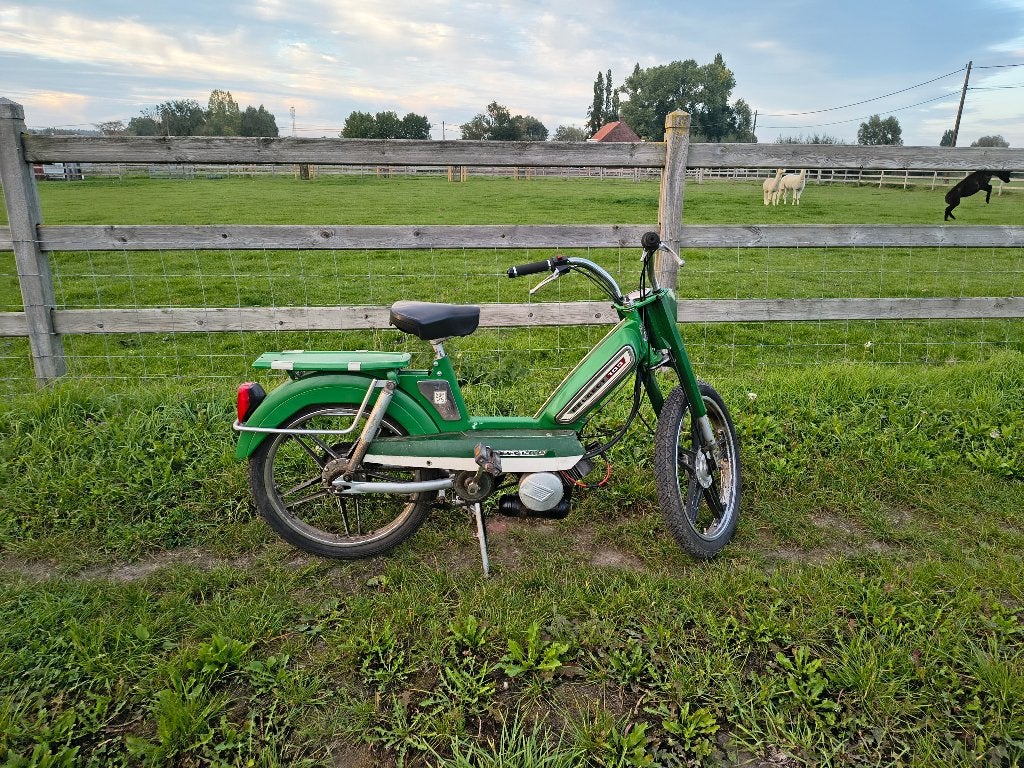 Peugeot 103 contre 1977, Vélos & Vélomoteurs, Autres modèles, Comme neuf, Classe B (45 km/h), Enlèvement