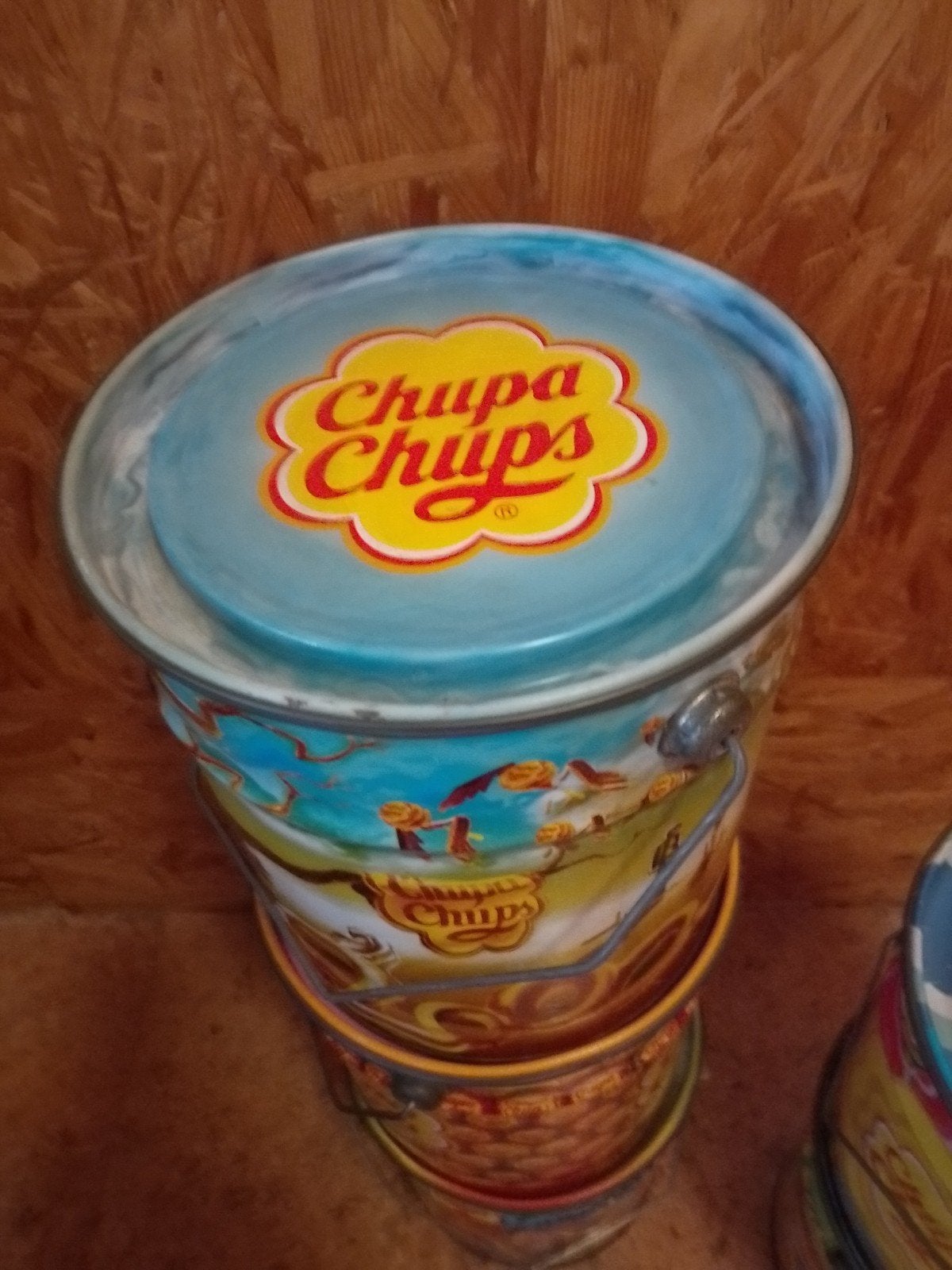 Chupa Chups lege blikken voor lolly's, Ophalen