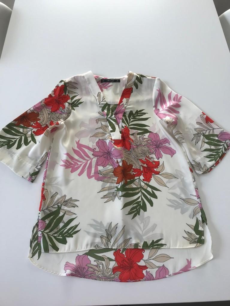 Blouse blanche fleurie de Zara taille XS, Enlèvement ou Envoi, Zara, Comme neuf, Taille 34 (XS) ou plus petite