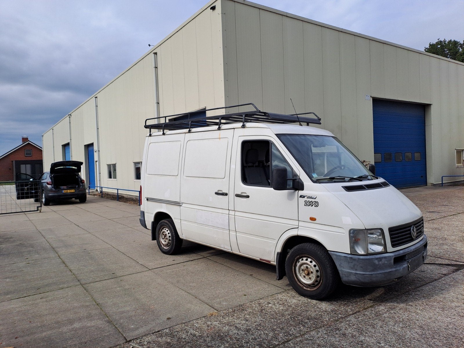 Volkswagen LT 28 2.5 TDI 2006 équipée en mobil-home, Caravanes & Camping, Jusqu'à 4 m, Jusqu'à 5 mètres, Diesel, Modèle Bus ou Fourgon aménagé