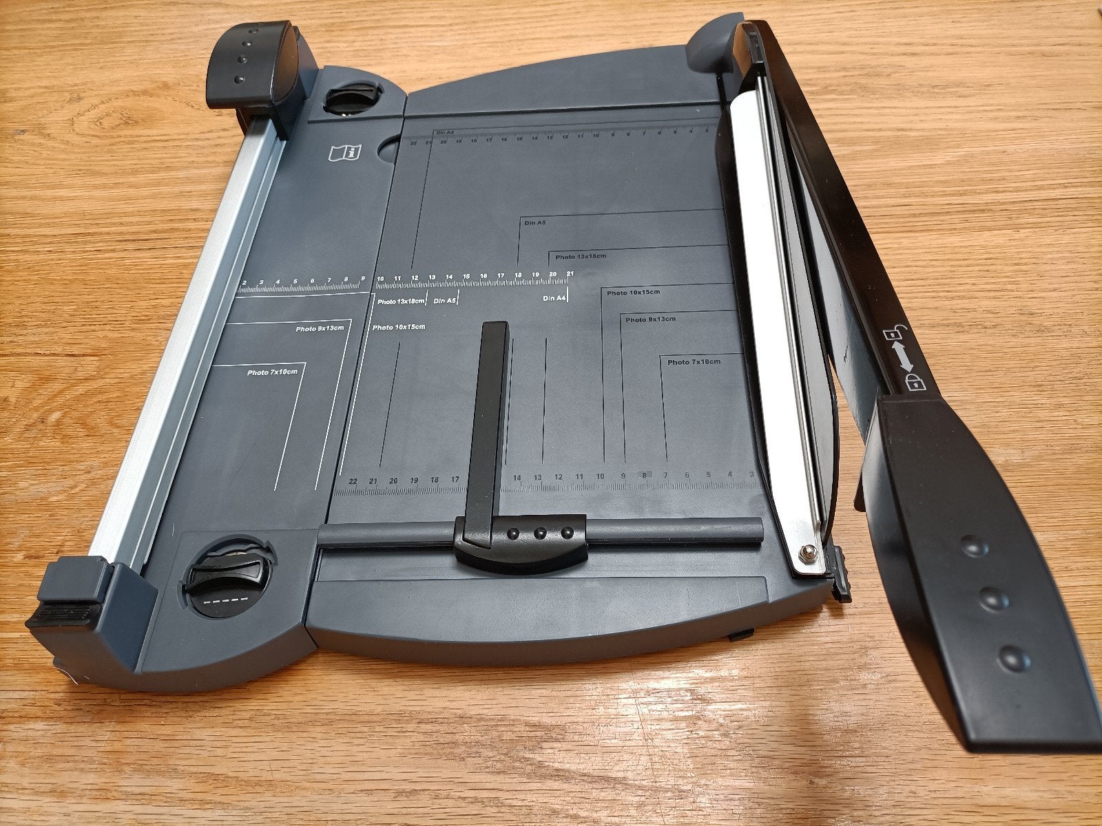 snijmachine voor papier, Hobby en Vrije tijd, Overige thema's, Zo goed als nieuw, Kunststof, Overige merken