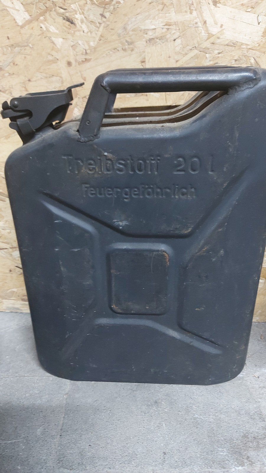 Metalen jerrycan 20 liter, Ophalen