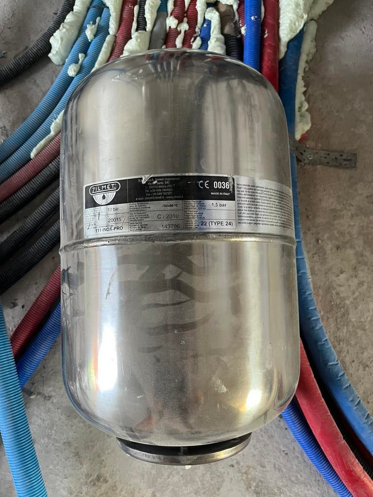 hoogwaardige inox expansievat van het merk Zilmet, Doe-het-zelf en Bouw, Ophalen, Zo goed als nieuw, Inox