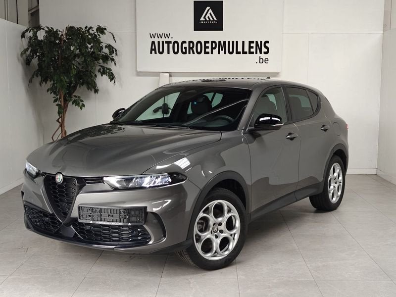 Alfa Romeo Tonale PHEV AT6e Q4 280 pk, Auto's, Automaat, Gebruikt, 4 cilinders, Leder en Stof