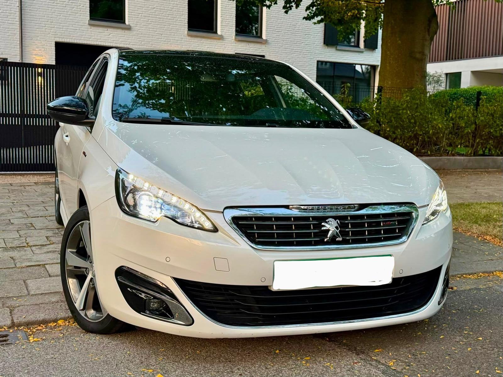 Full option Peugeot 308 GT 1.2i / Pano, OHB; 1st eig!!!!, Autos, Achat, Euro 6, Carnet d'entretien, Automatique