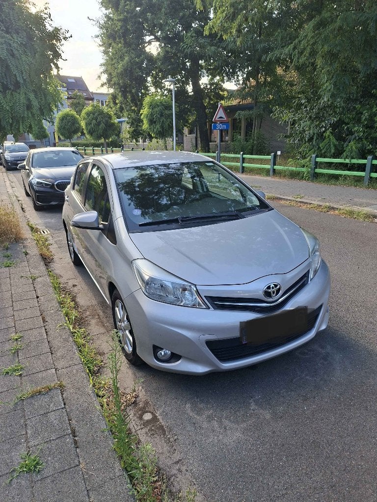 Toyota Yaris 1.33 VVT-i (99 pk) | 2014 | Slechts 73.000 km, Auto's, Euro 5, Stof, 1329 cc, Particulier