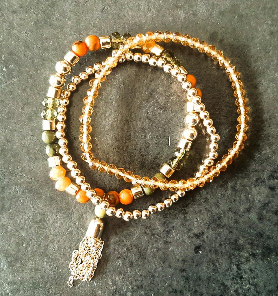 Te koop: Nieuw!! 3 Mooie goud/groen kleurige armbandjes., Ophalen, Nieuw, Goud, Overige materialen