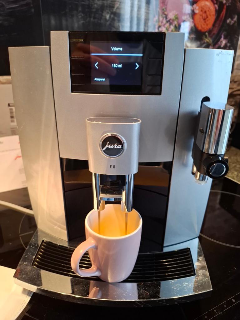 Jura e8 (eb) koffiezetapparaat, Ophalen, Koffiemachine
