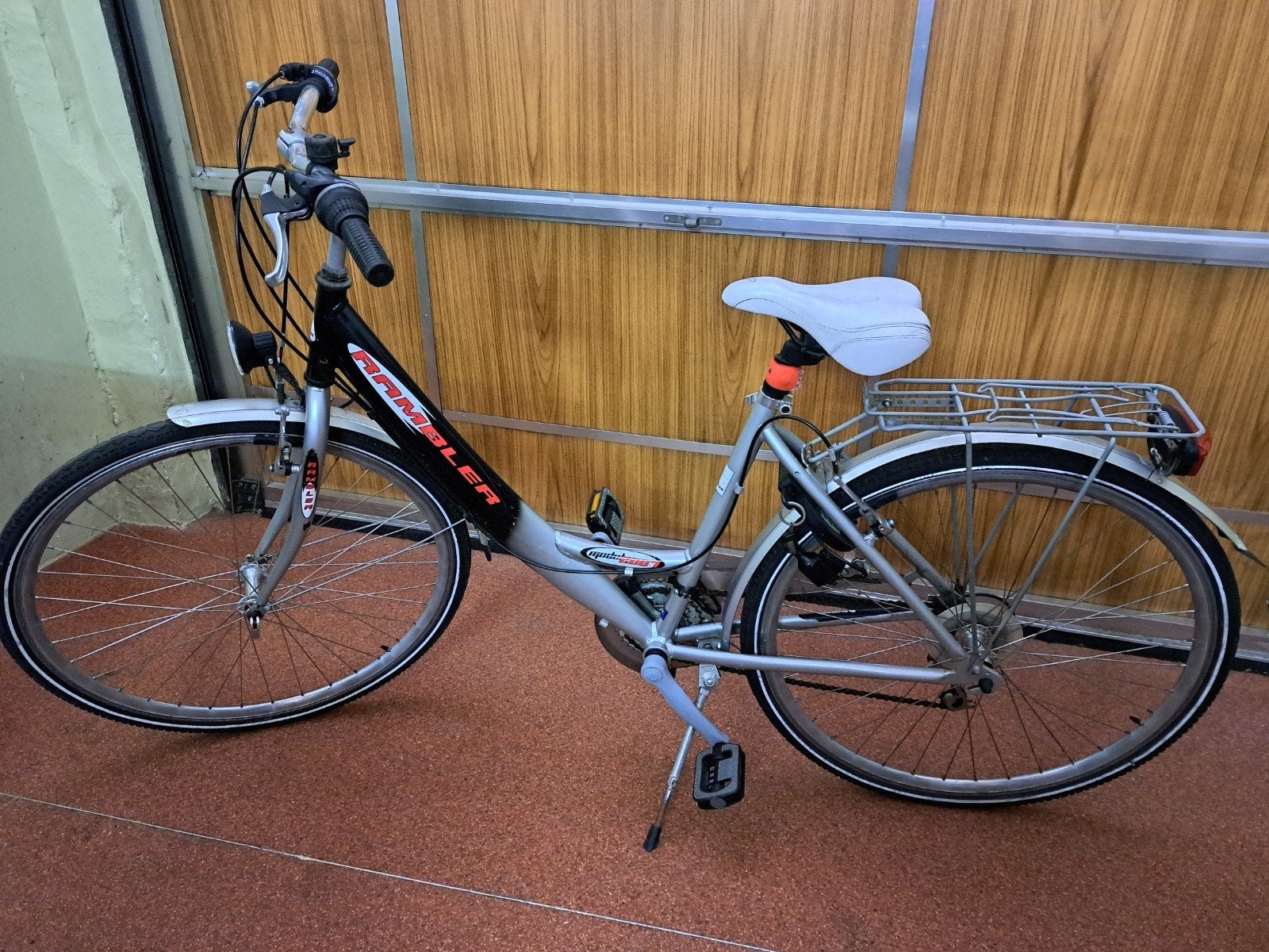 Meisjesfiets, Ophalen