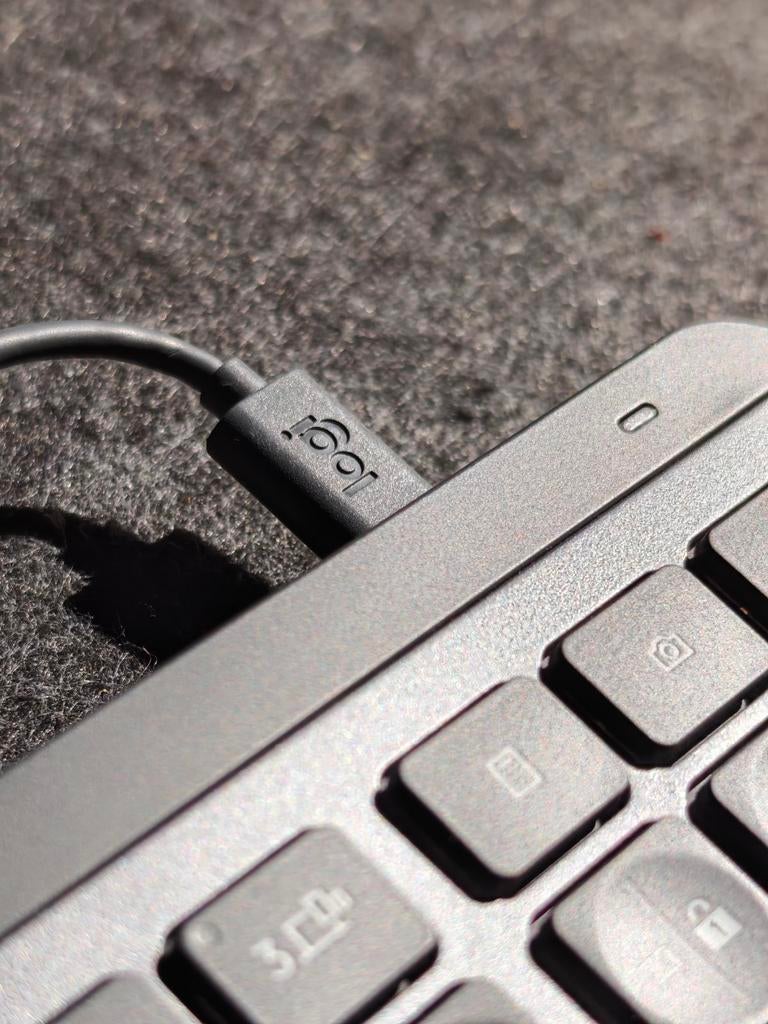 Logitech MX Keys S in perfecte staat + usb-c kabel twv € 120, Computers en Software, Toetsenborden, Zo goed als nieuw, Qwerty